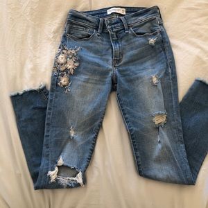 Abercrombie mid rise skinny jeans embroidered size 25
